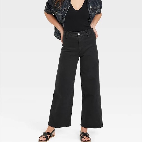 Universal Threads high rise jeans - Picture 2 of 2